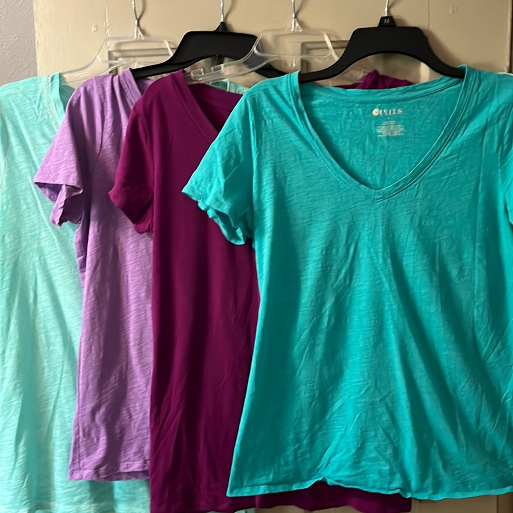 Set of 4 short sleeve shirts! All in great condition!